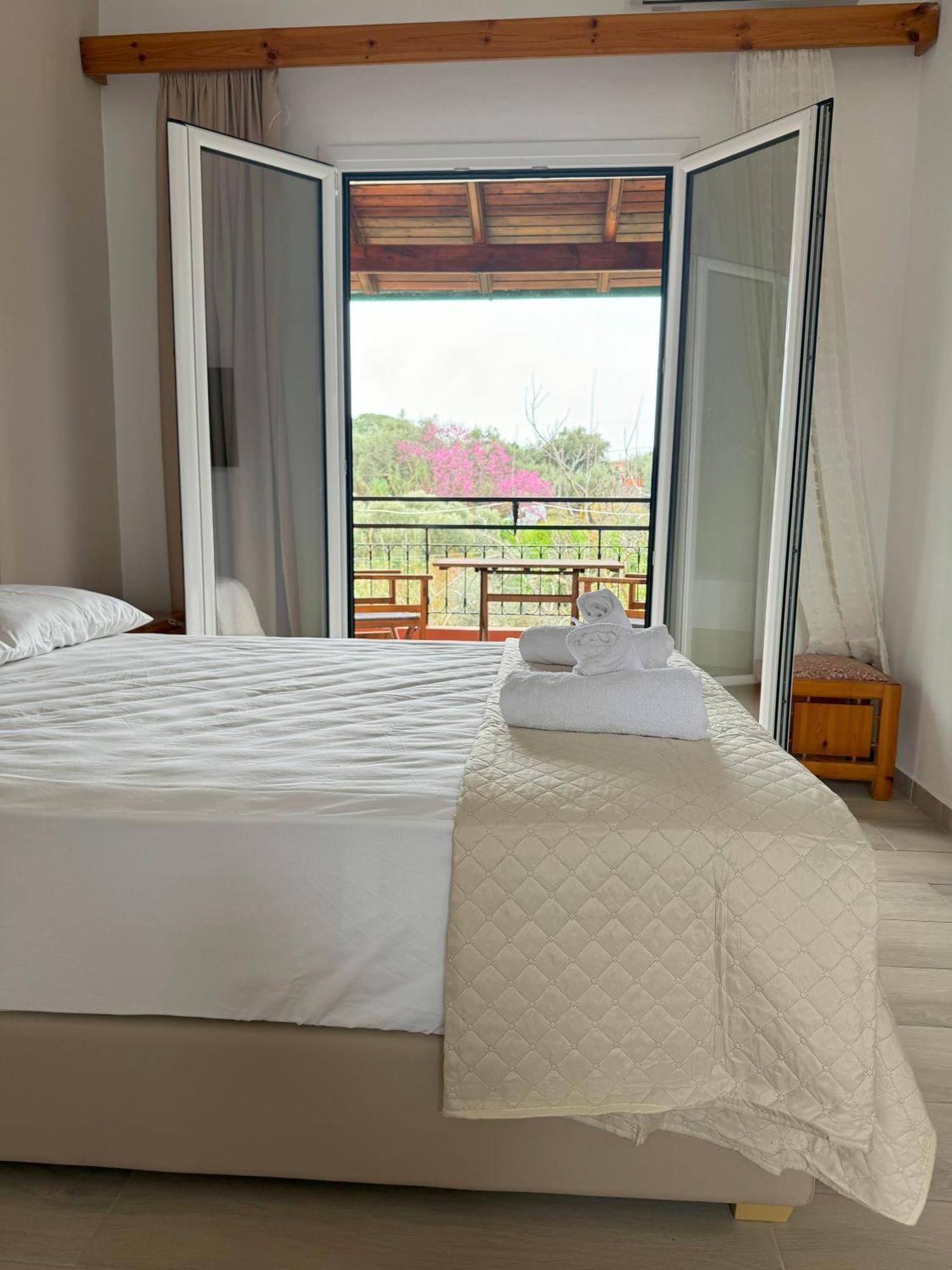 Athina Studios Paleokastritsa Buitenkant foto